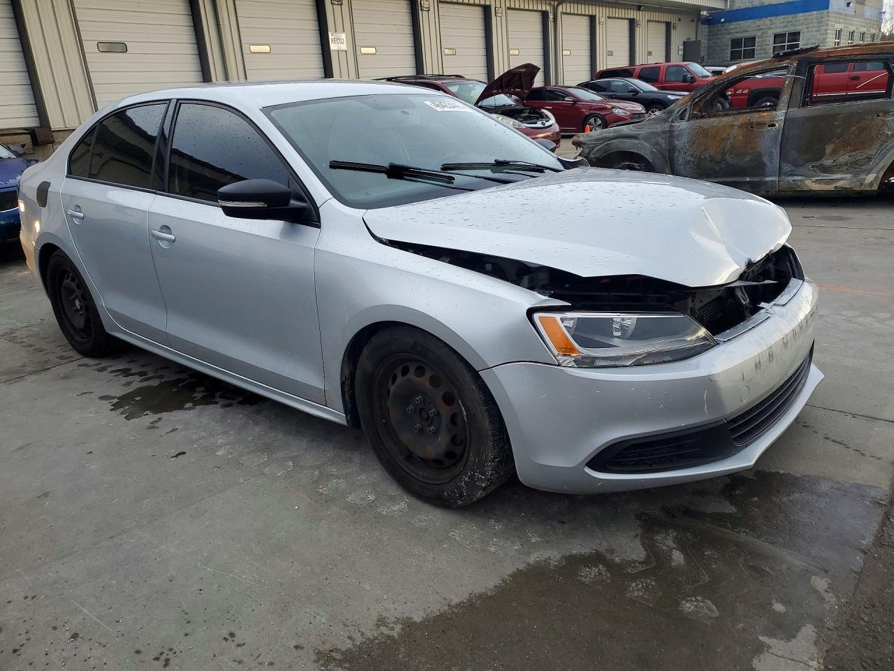 2013 VOLKSWAGEN JETTA SE photo 10