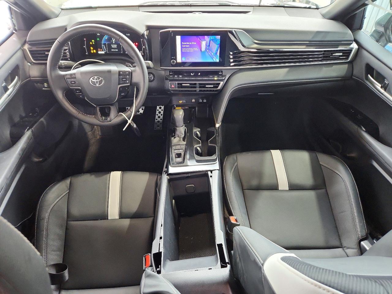 2025 TOYOTA CAMRY SE photo 15