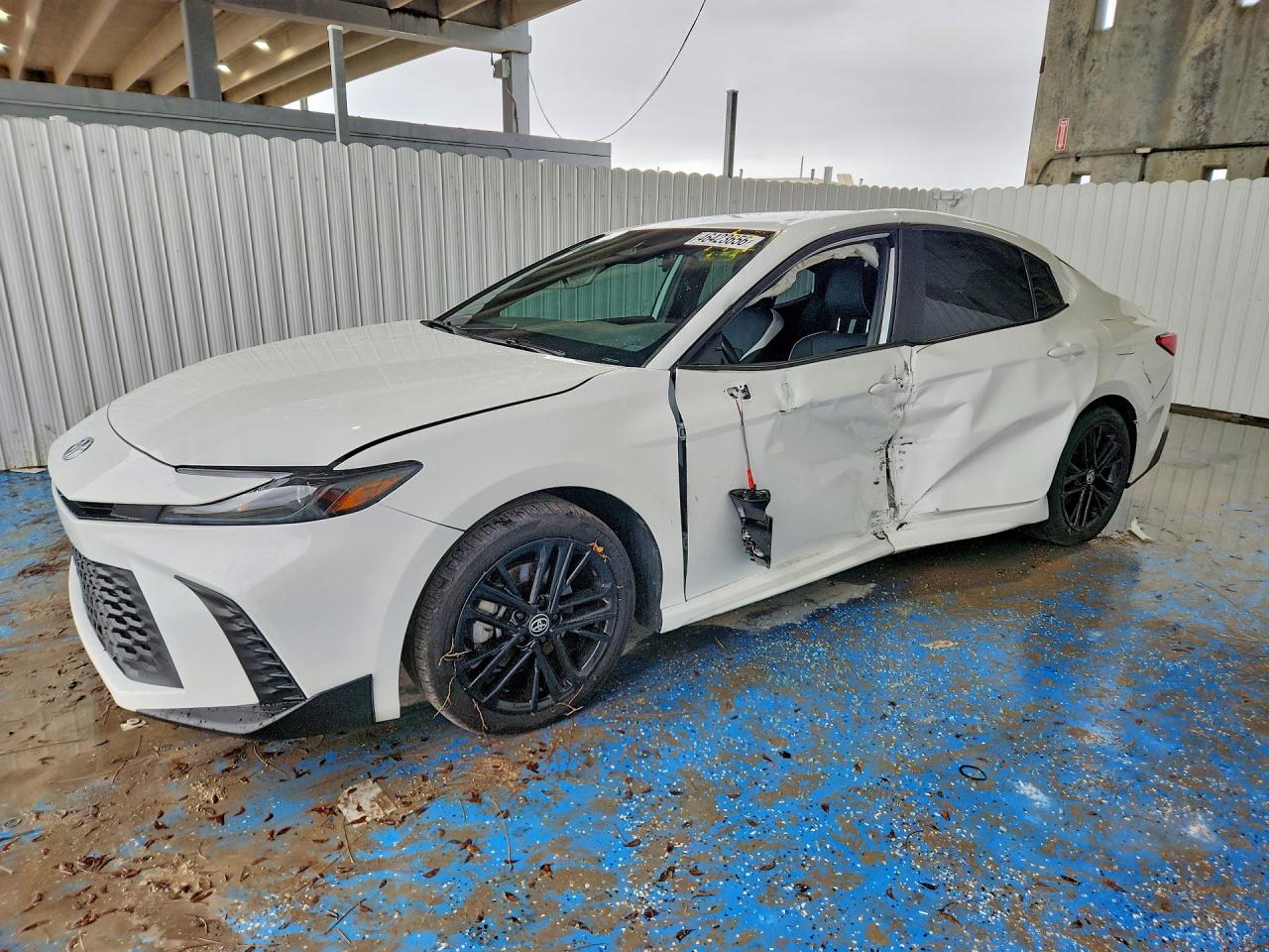 2025 TOYOTA CAMRY SE photo 2