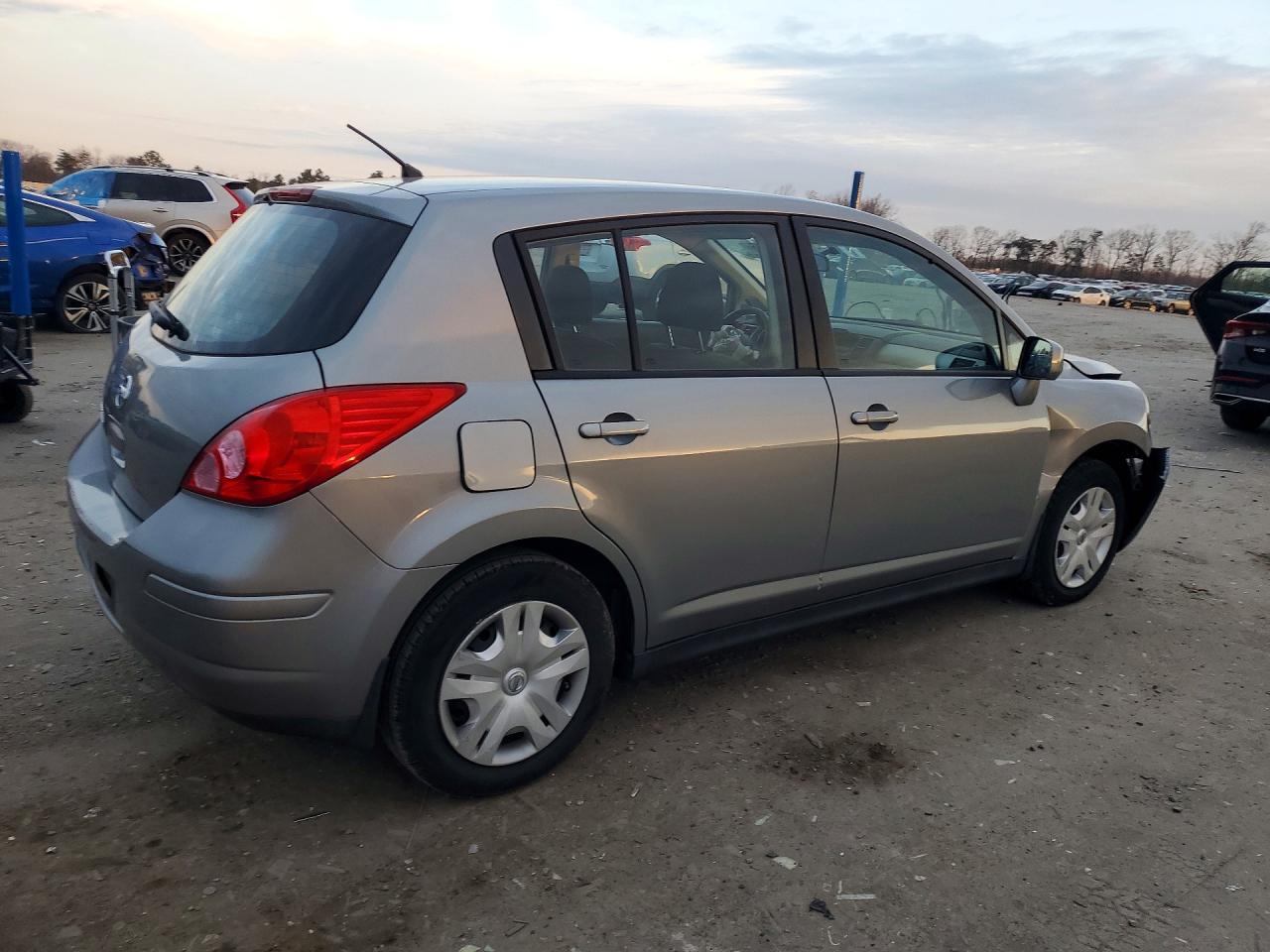 2011 NISSAN VERSA 1.8 S photo 7