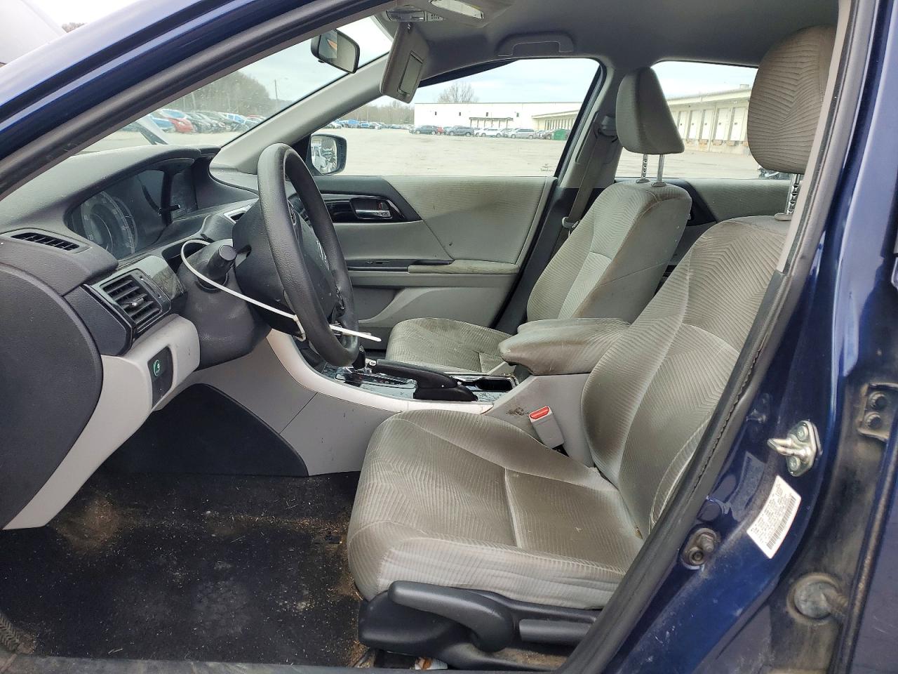 2017 HONDA ACCORD LX photo 19