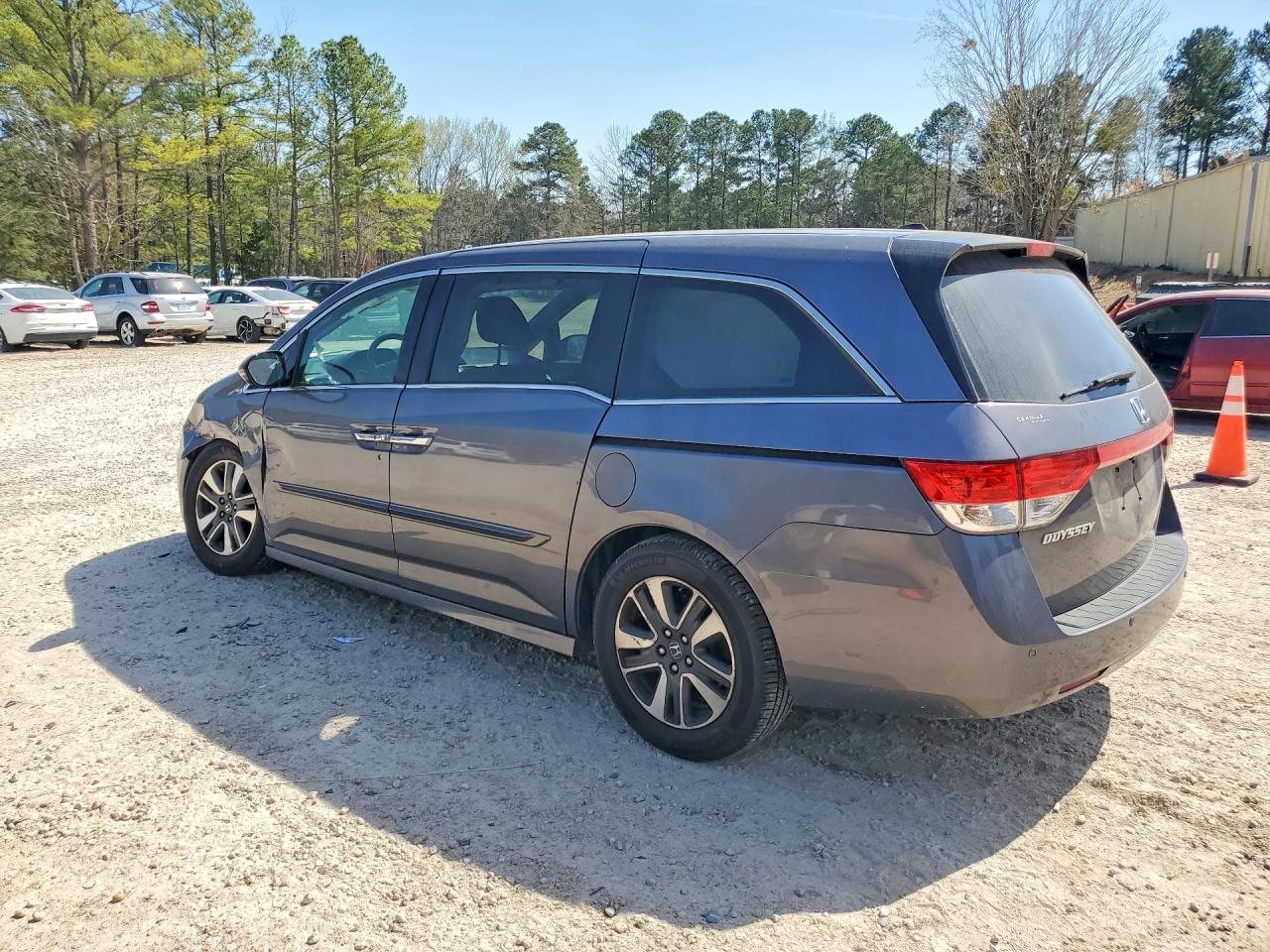 2016 HONDA ODYSSEY photo 3