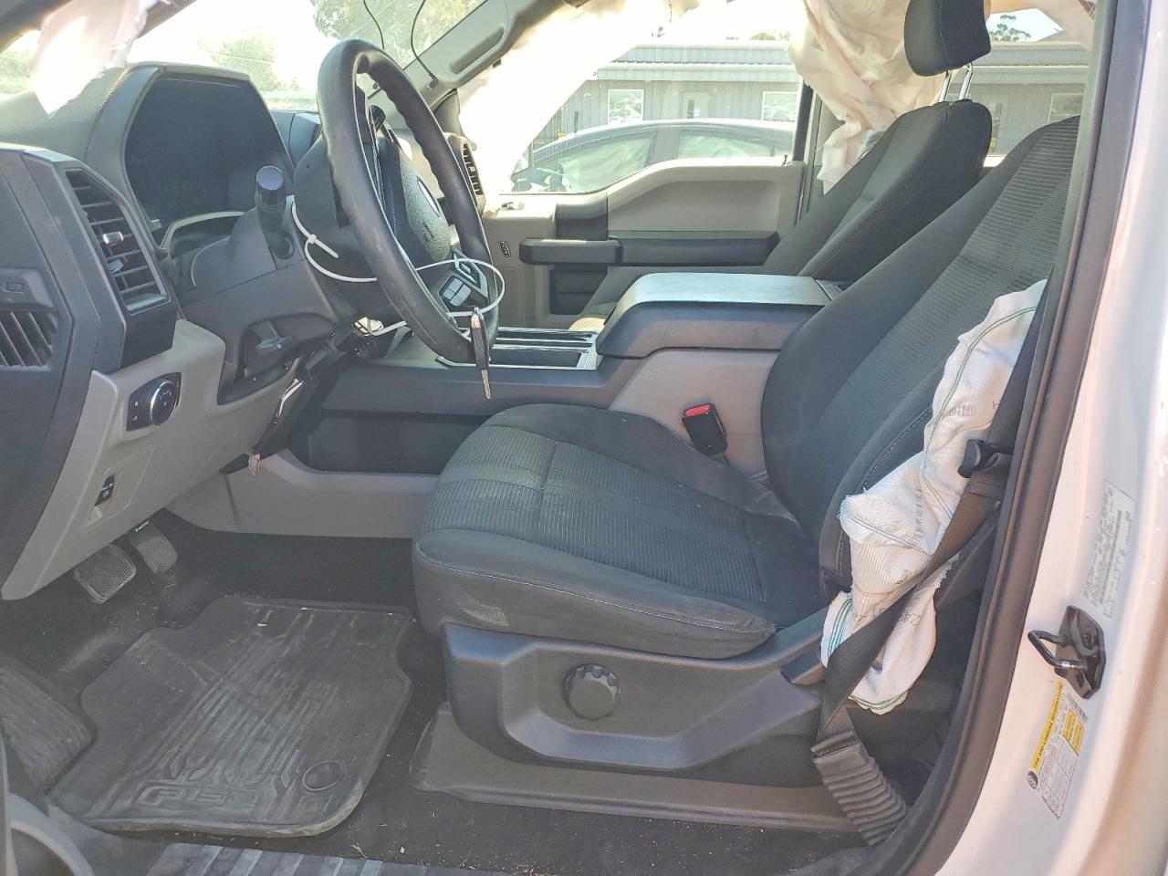 2017 FORD F150 SUPERCREW photo 19
