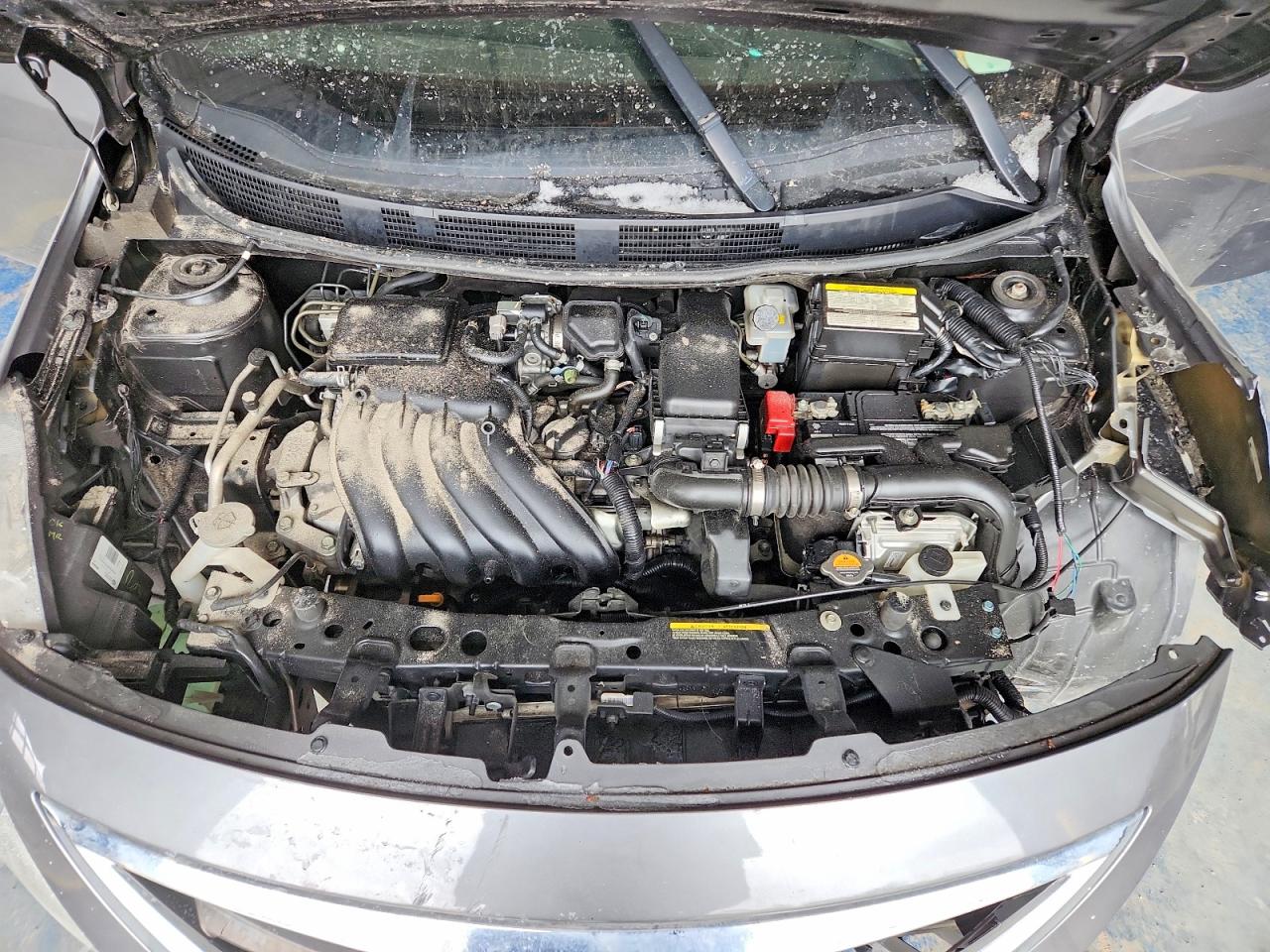 2019 NISSAN VERSA SV photo 11