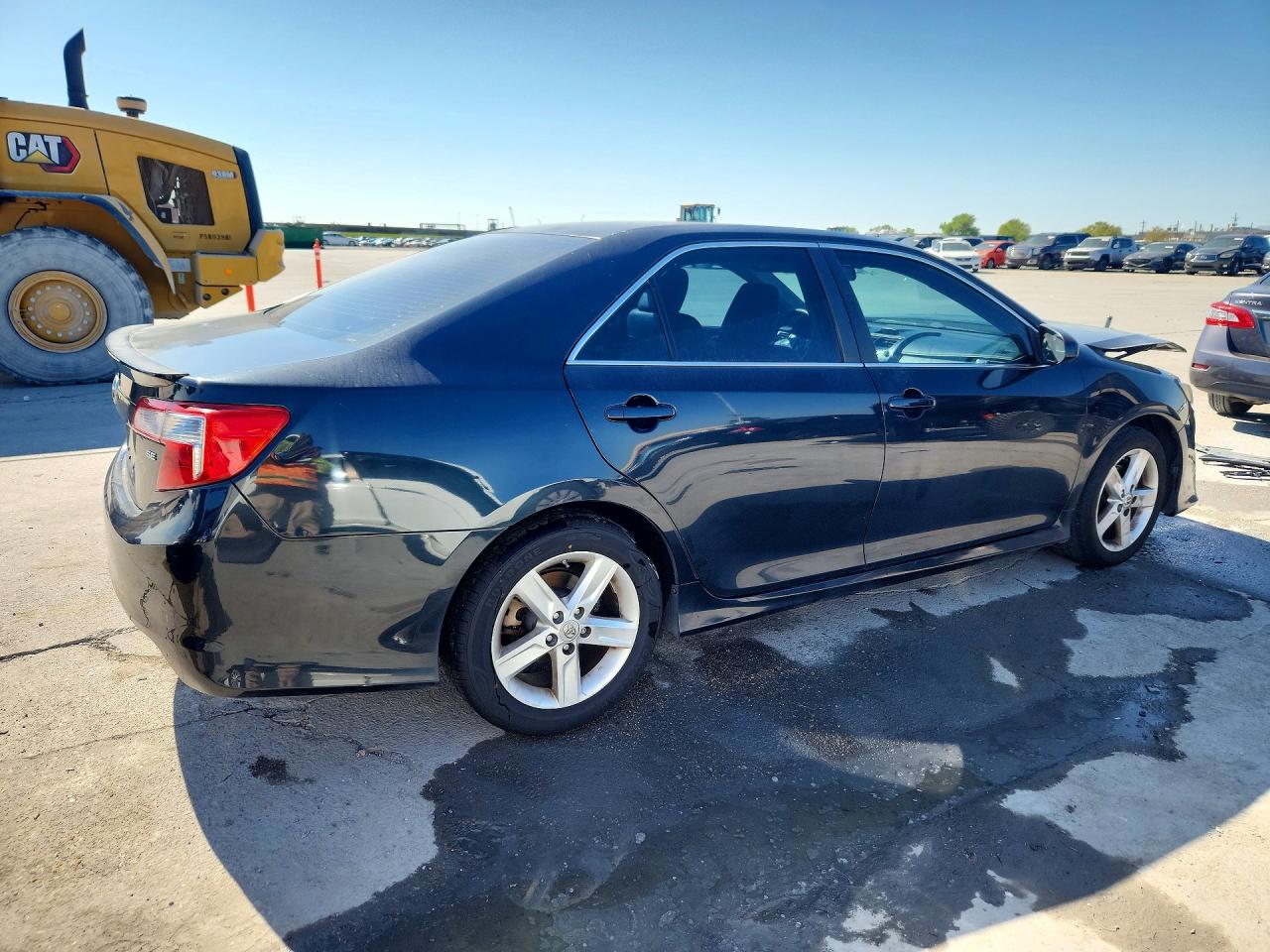 2013 TOYOTA CAMRY SE photo 5