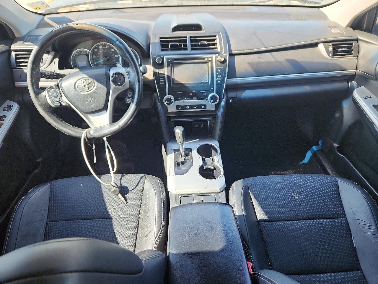 2013 TOYOTA CAMRY SE photo 15