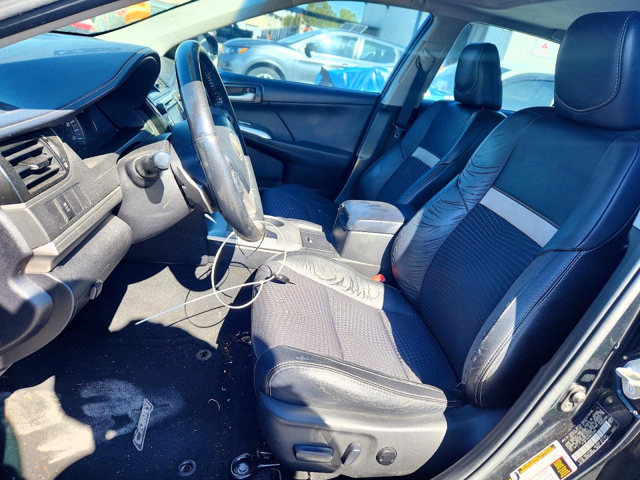 2013 TOYOTA CAMRY SE photo 13