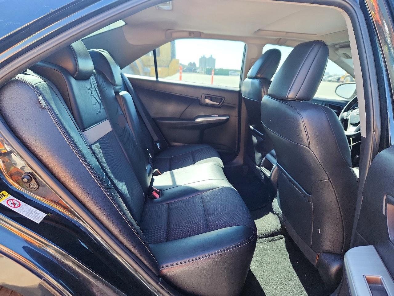 2013 TOYOTA CAMRY SE photo 19
