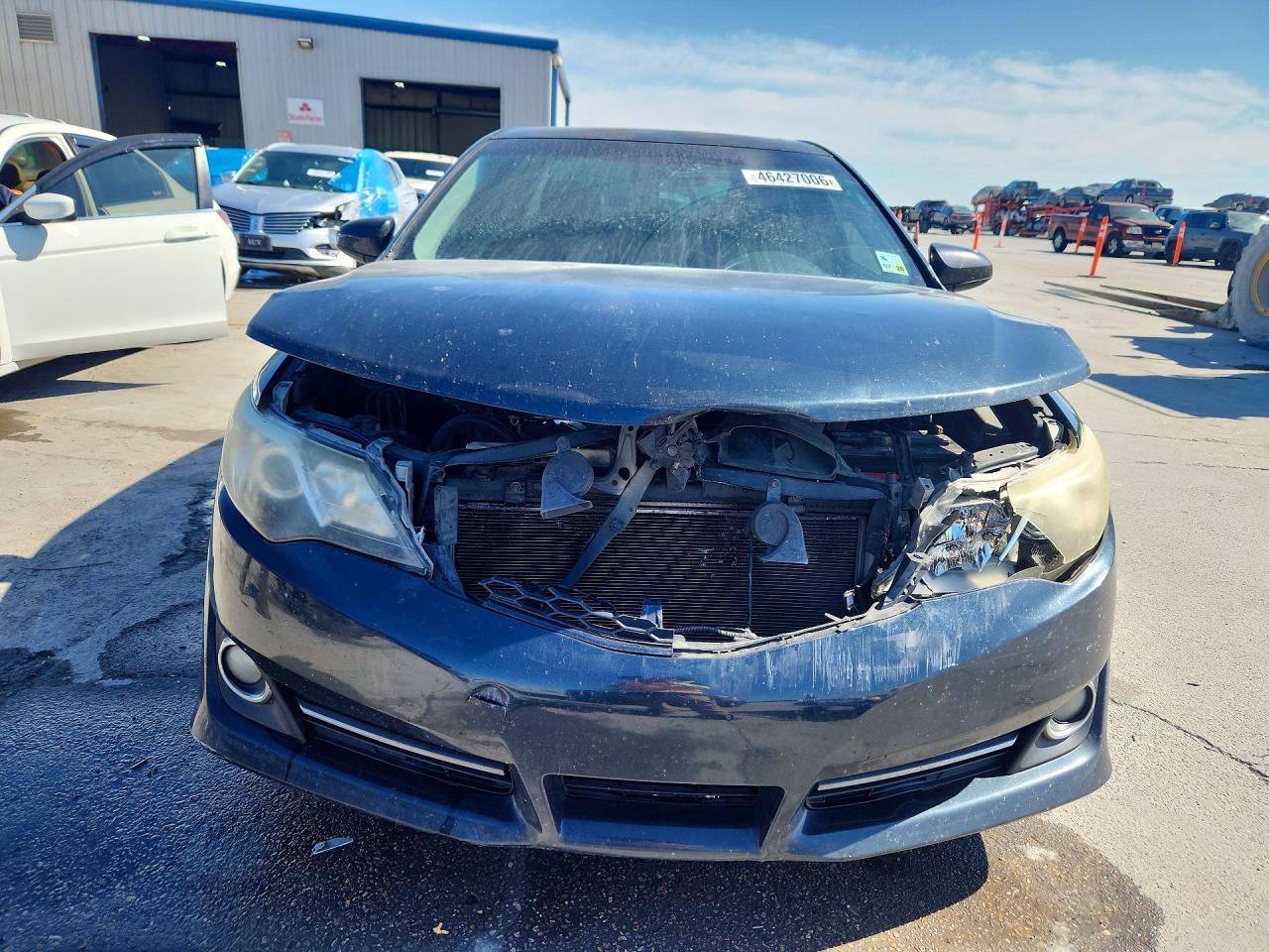 2013 TOYOTA CAMRY SE photo 9