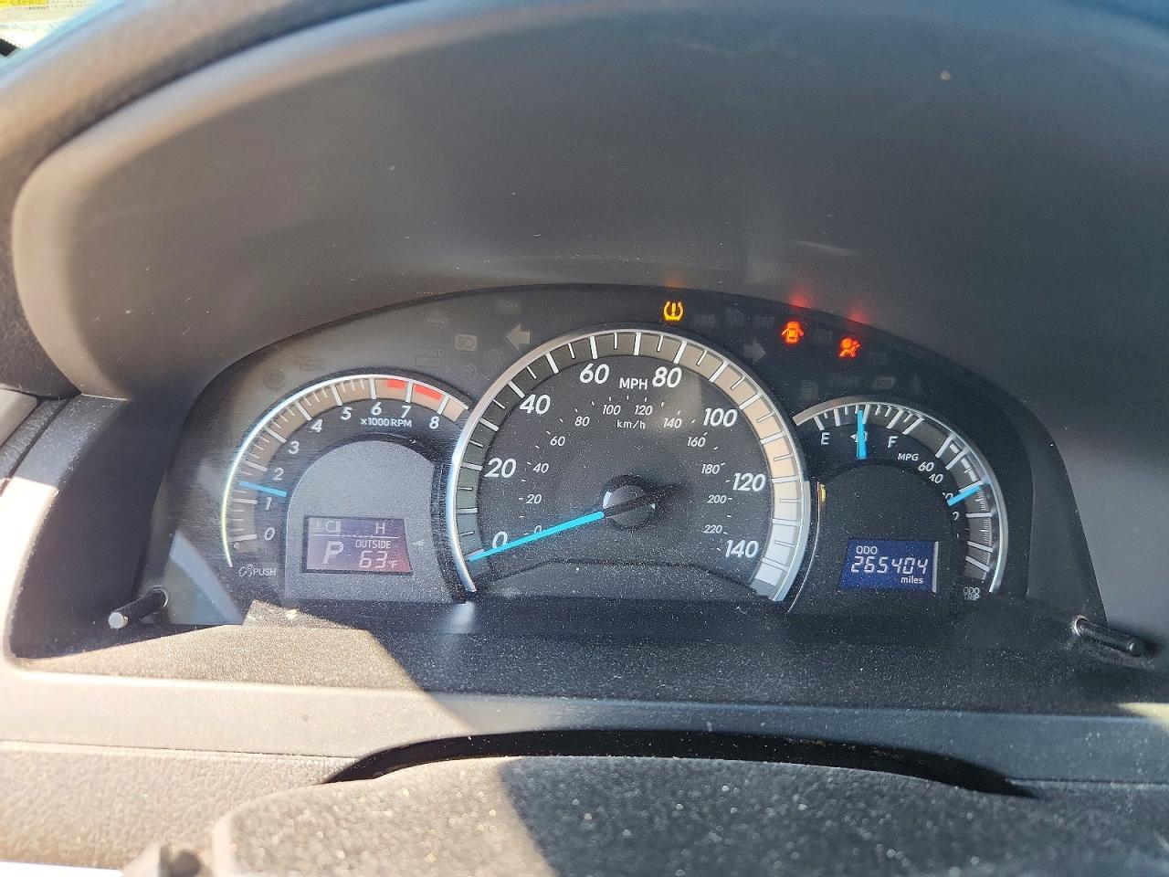 2013 TOYOTA CAMRY SE photo 17
