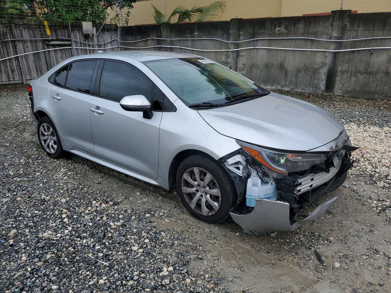 2020 TOYOTA COROLLA LE photo 10