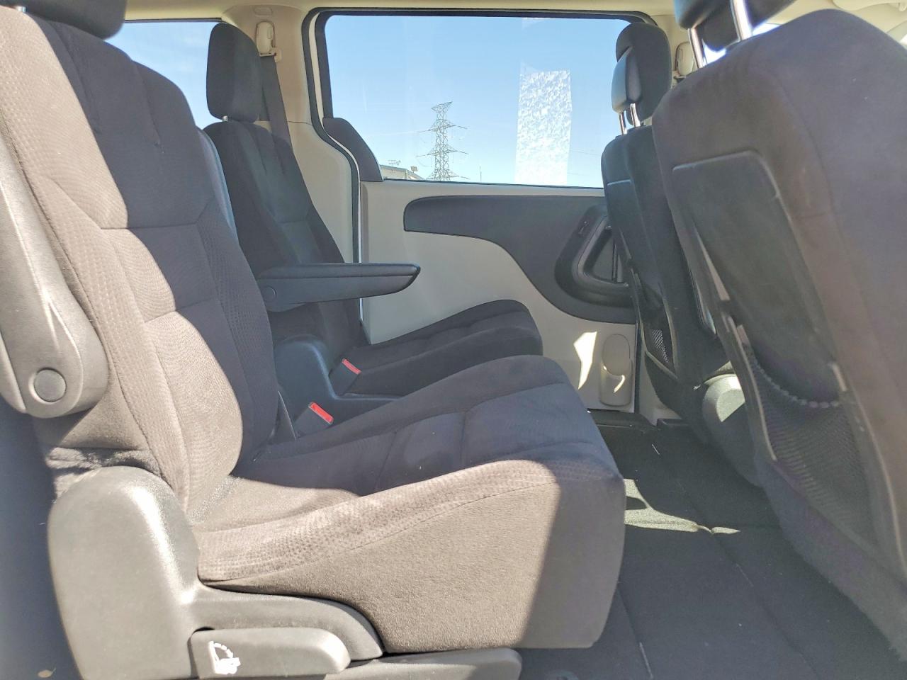 2015 DODGE GRAND CARAVAN SXT photo 31