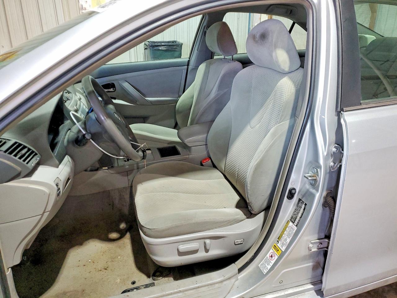 2007 TOYOTA CAMRY LE photo 7