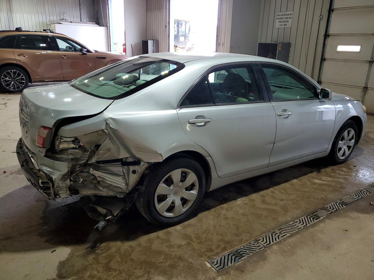2007 TOYOTA CAMRY LE photo 3