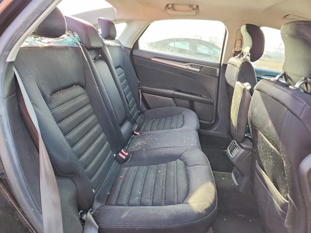 2013 FORD FUSION SE photo 19