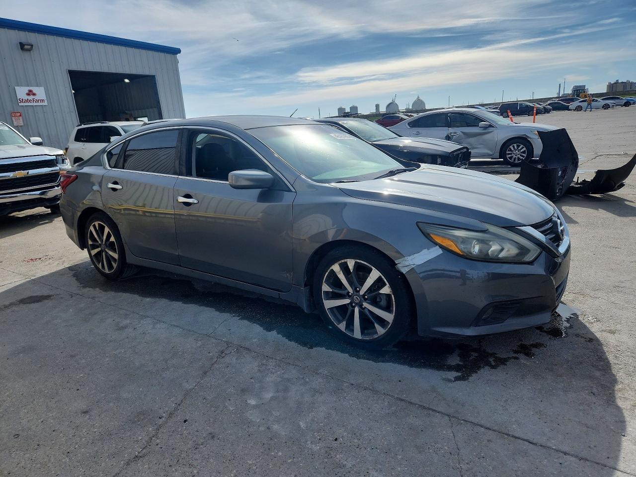 2017 NISSAN ALTIMA 2.5 SR photo 4