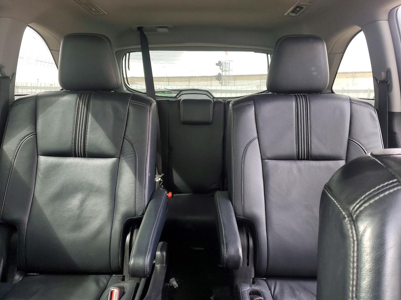 2017 TOYOTA HIGHLANDER SE photo 10