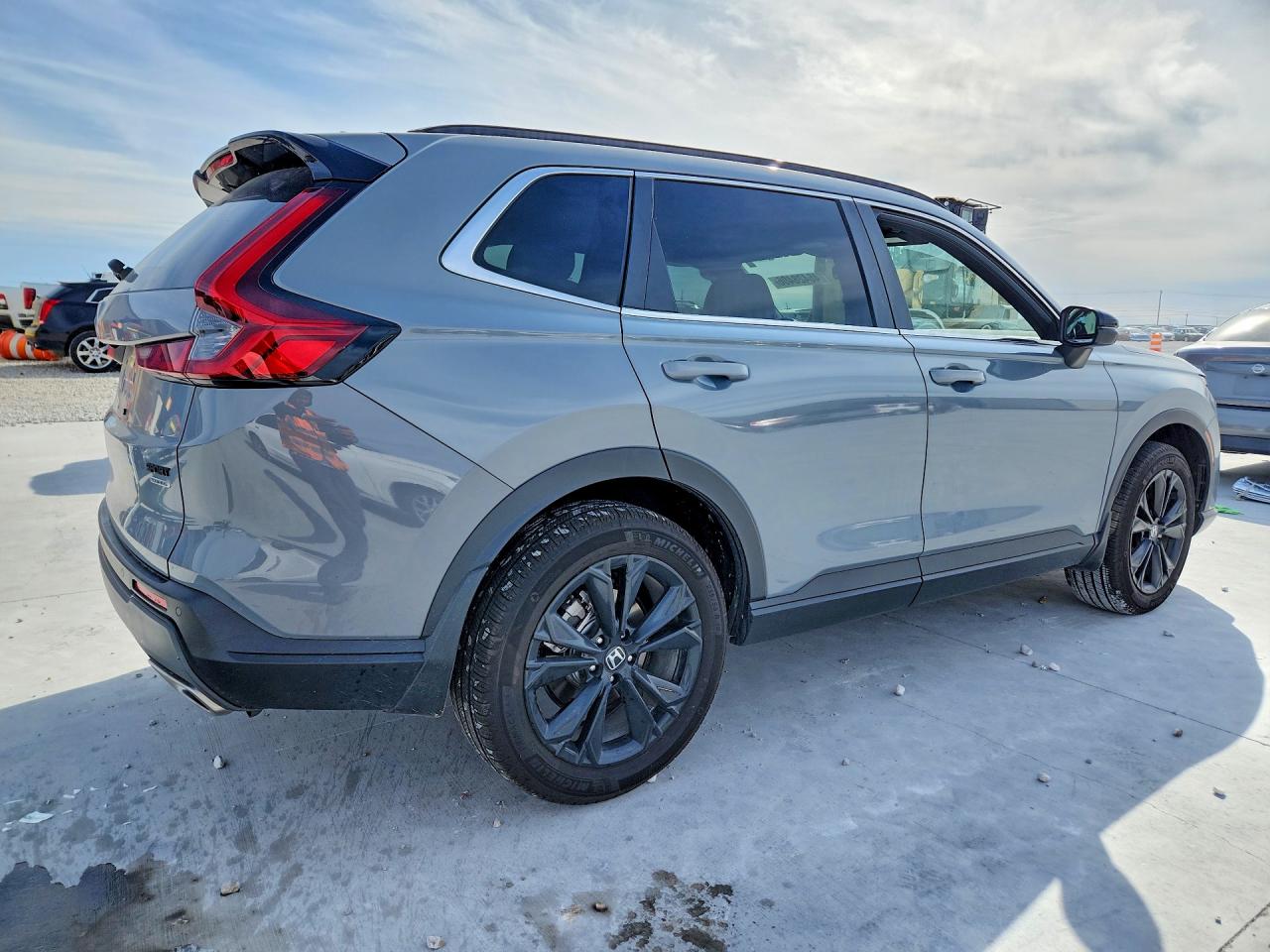 2025 HONDA CR-V SPORT TOURING photo 3