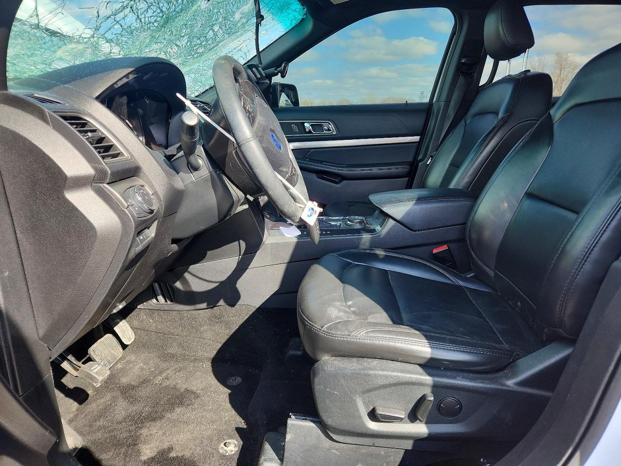2019 FORD EXPLORER XLT photo 7