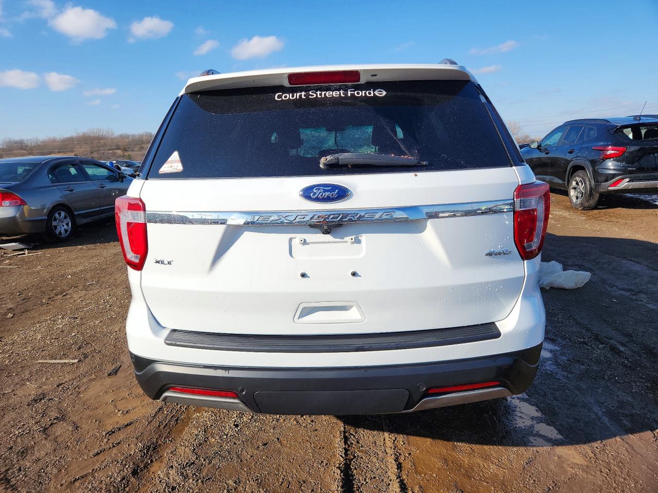 2019 FORD EXPLORER XLT photo 6