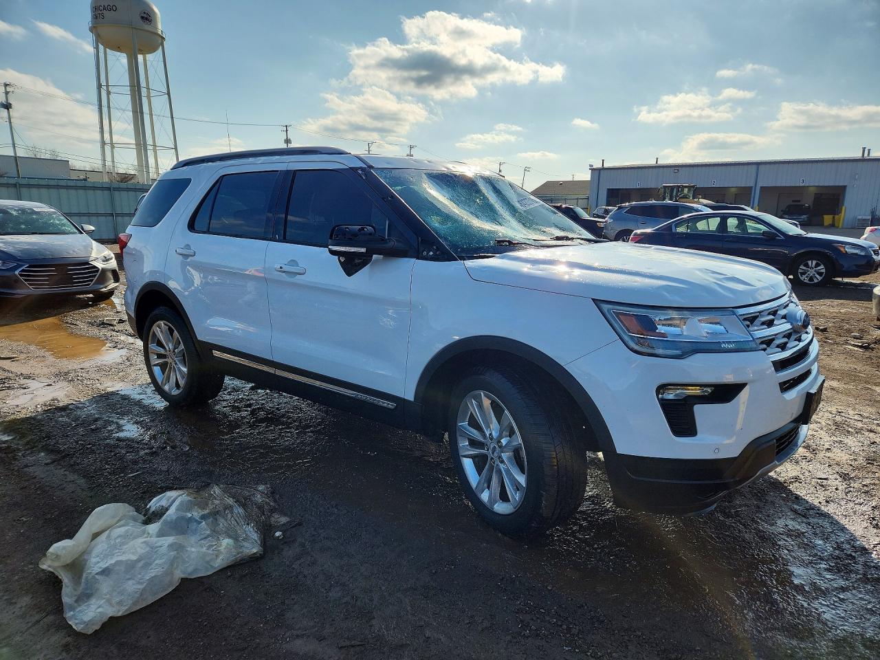 2019 FORD EXPLORER XLT photo 4
