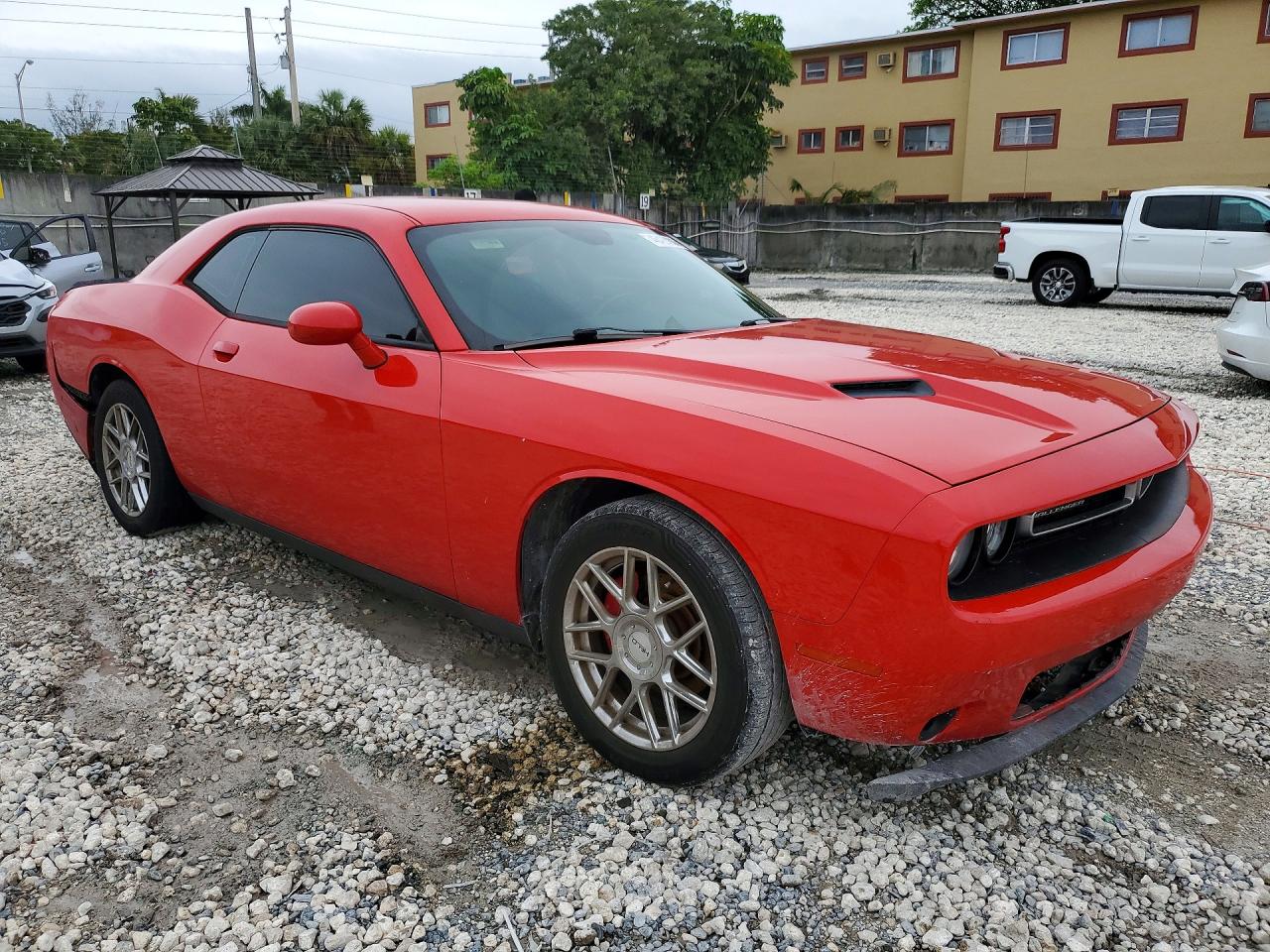 2016 DODGE CHALLENGER SXT photo 10