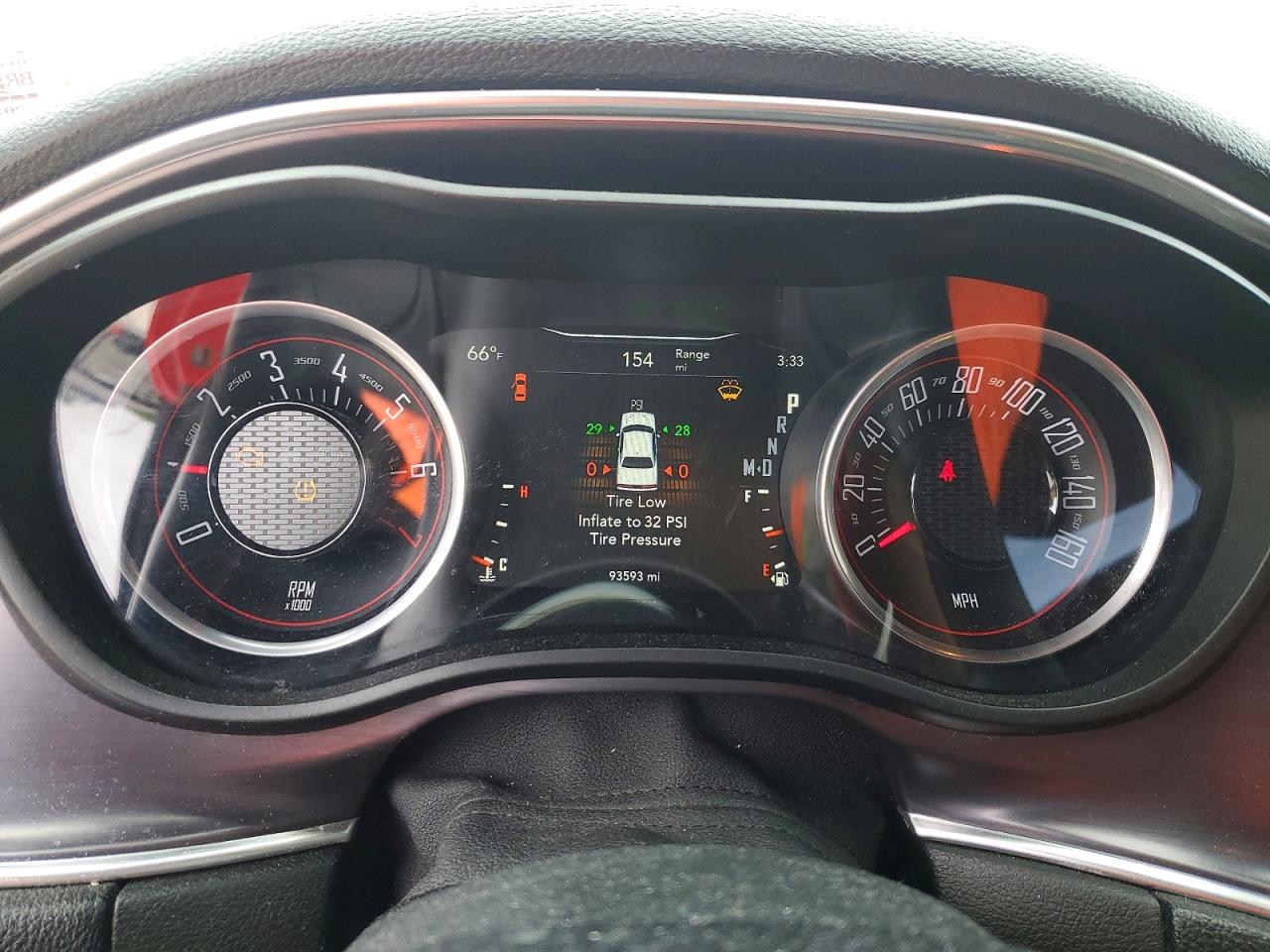 2016 DODGE CHALLENGER SXT photo 25