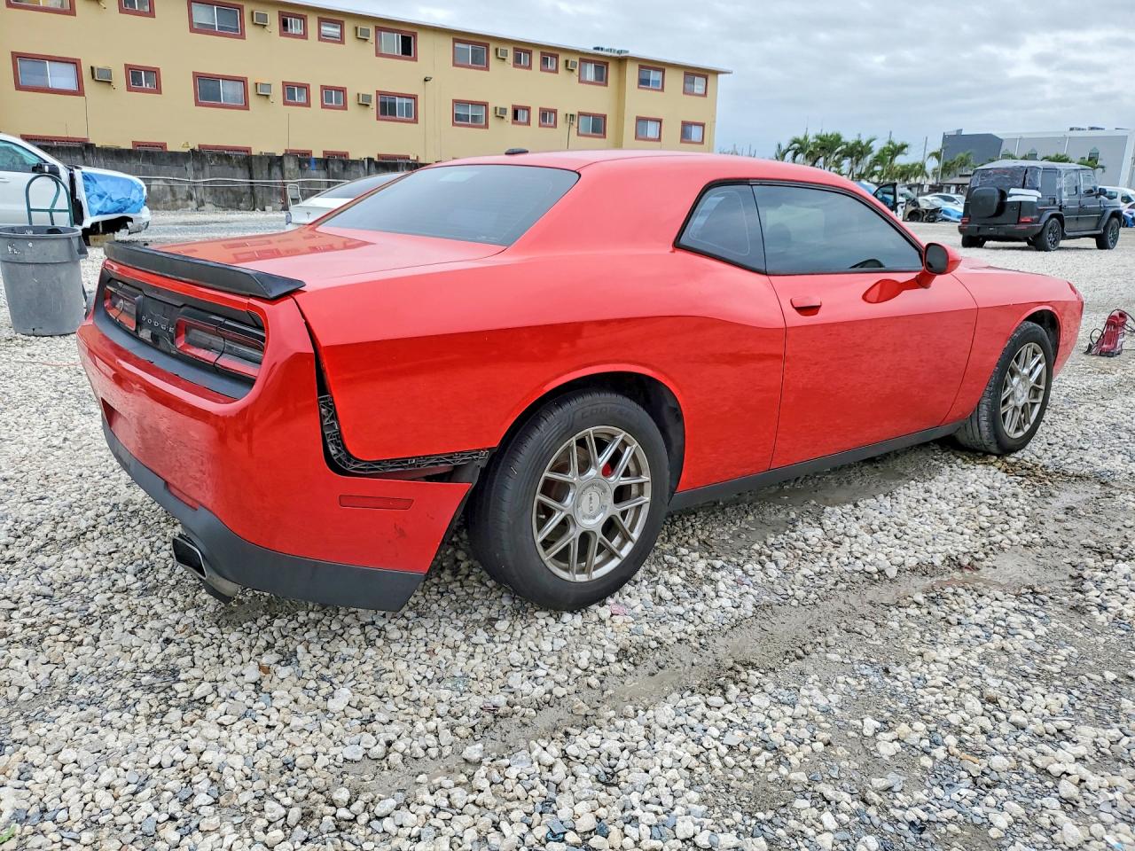 2016 DODGE CHALLENGER SXT photo 7