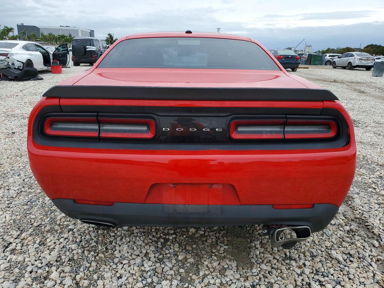 2016 DODGE CHALLENGER SXT photo 16