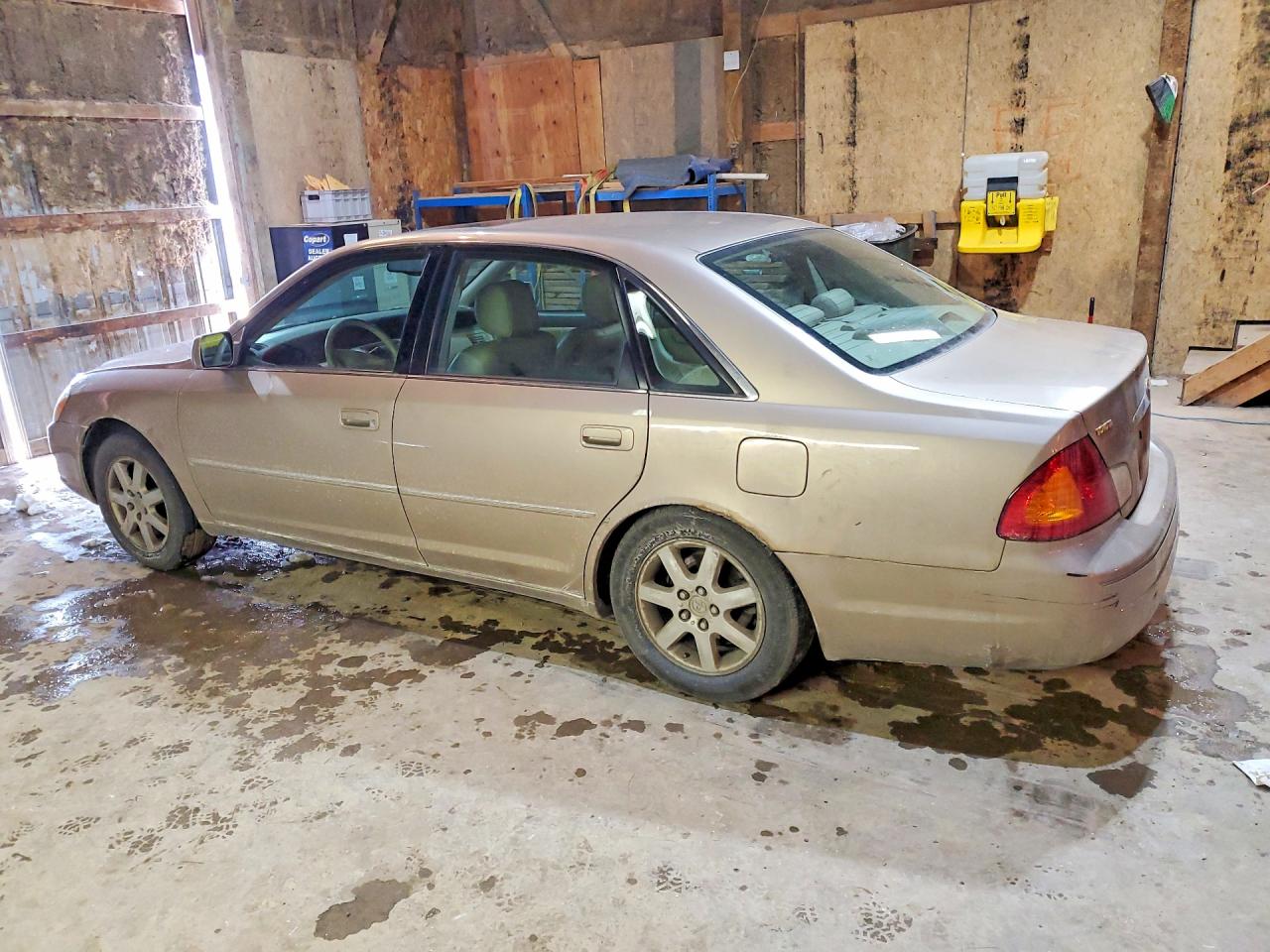 2000 TOYOTA AVALON XLS photo 3