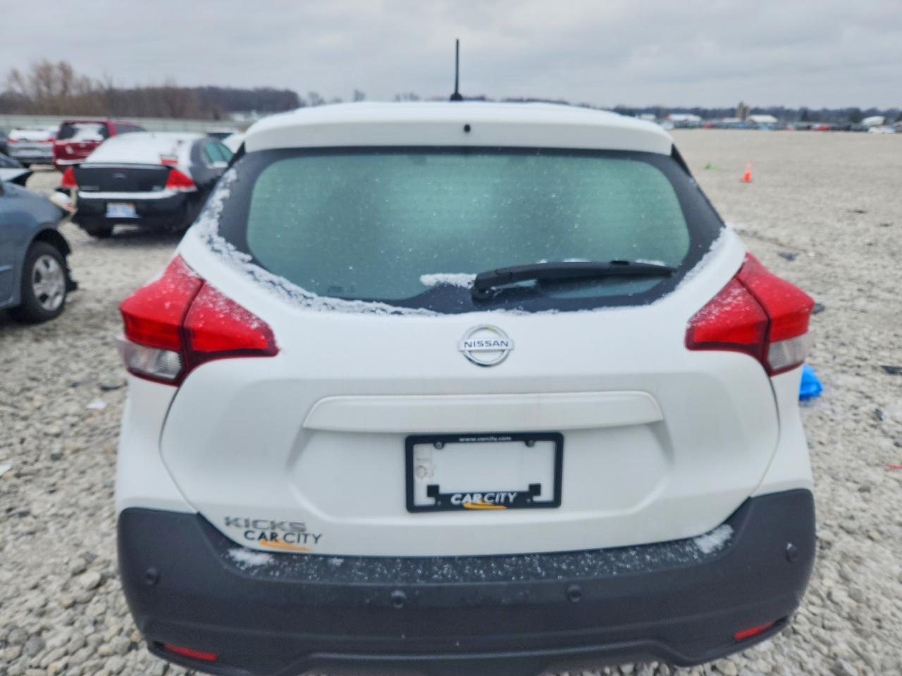 2020 NISSAN KICKS S photo 11