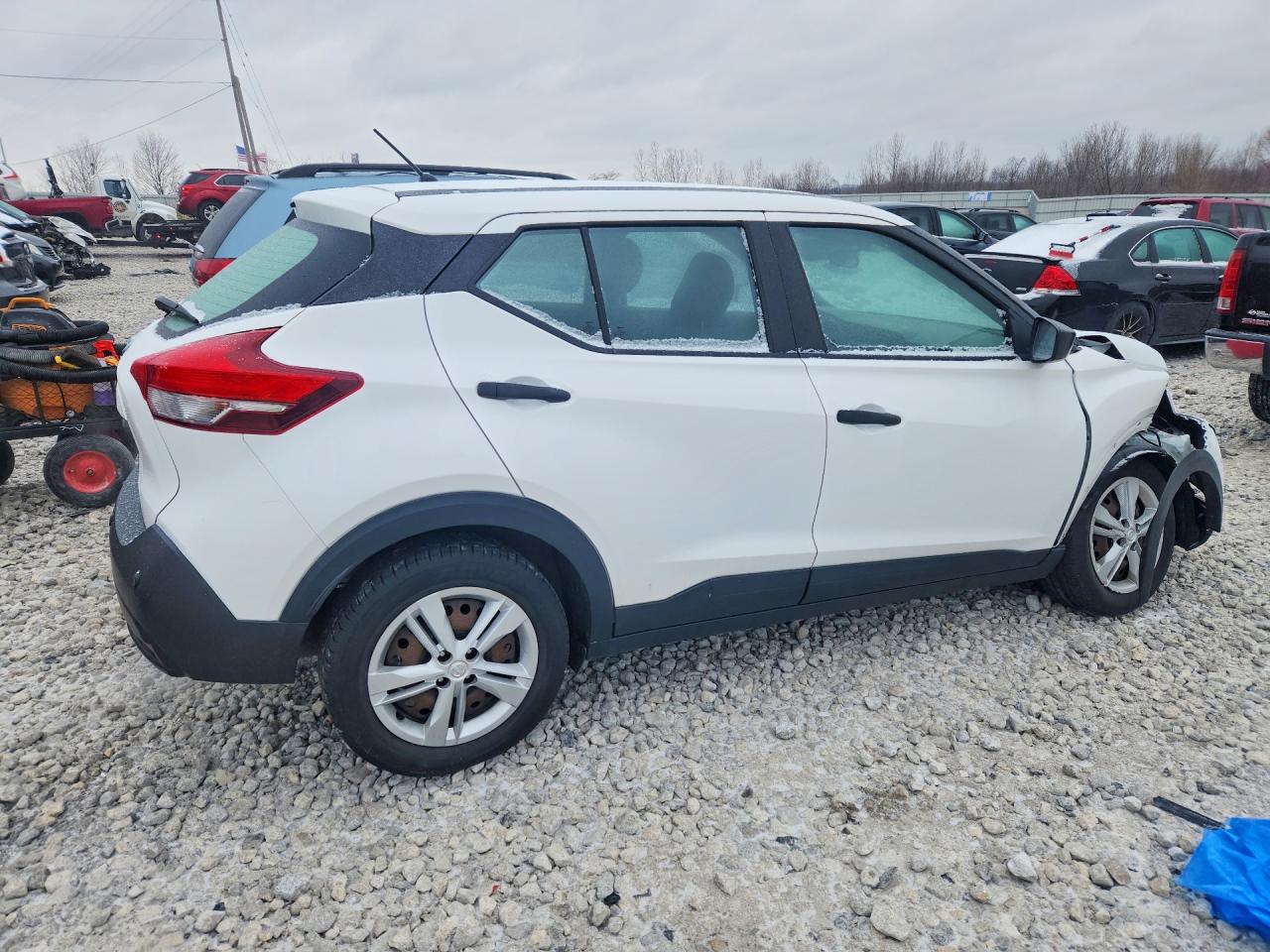 2020 NISSAN KICKS S photo 5