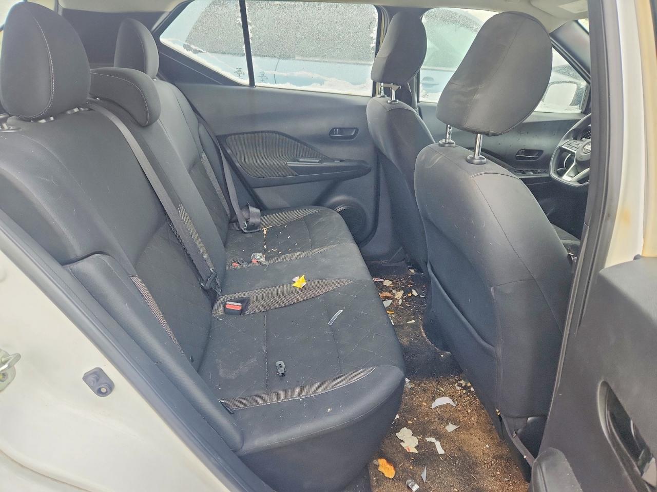 2020 NISSAN KICKS S photo 19