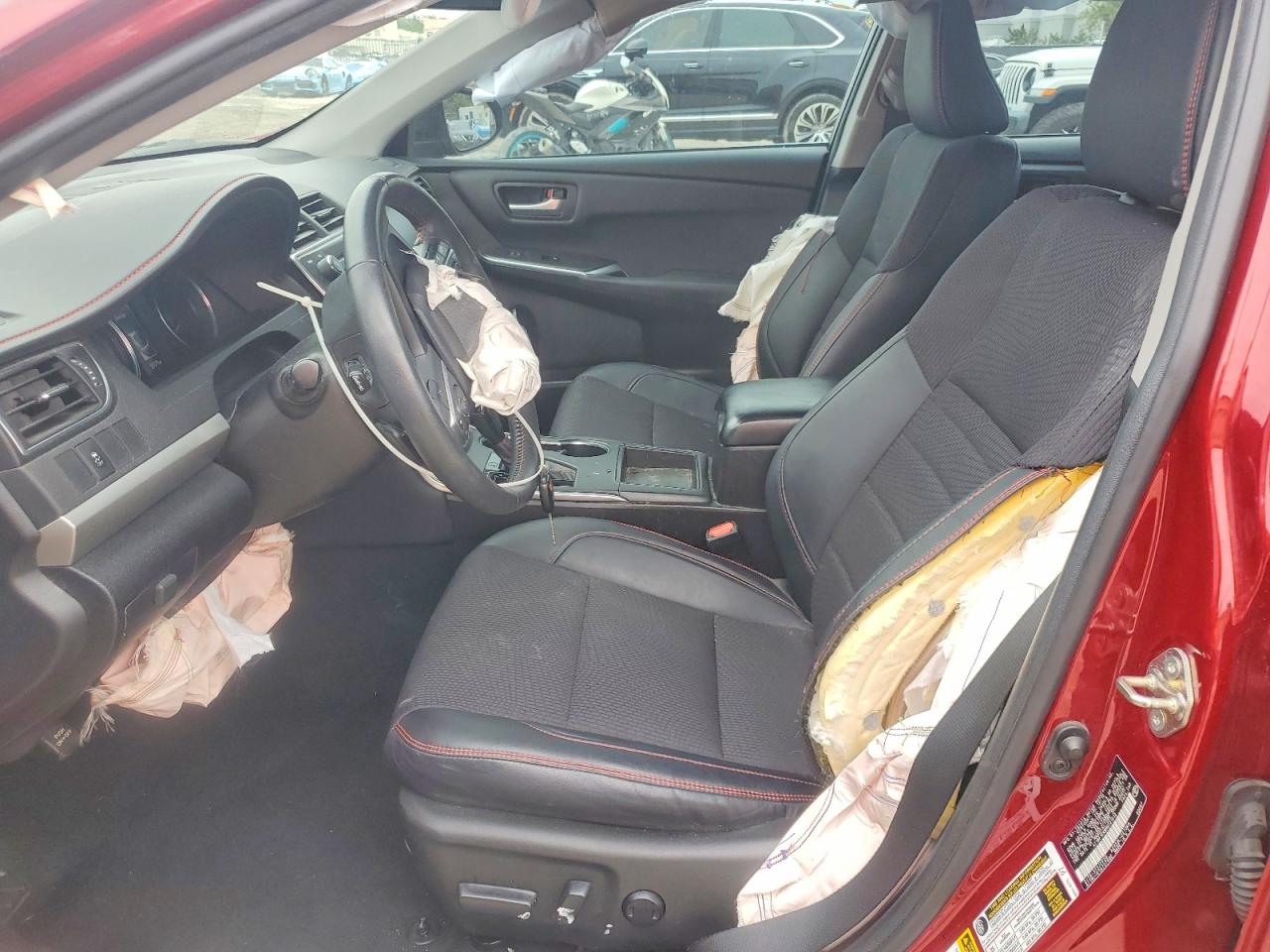 2017 TOYOTA CAMRY SE photo 13