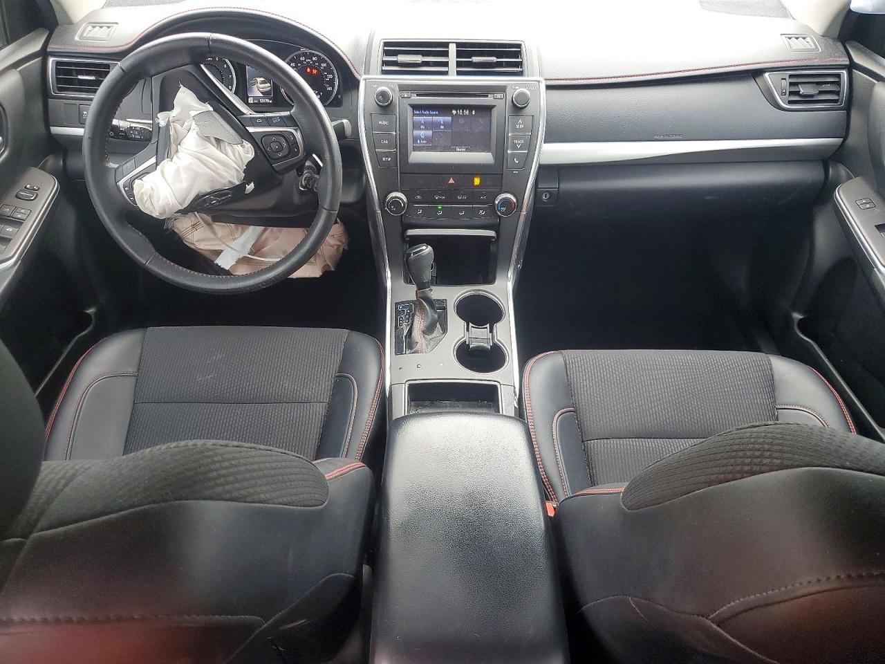 2017 TOYOTA CAMRY SE photo 15