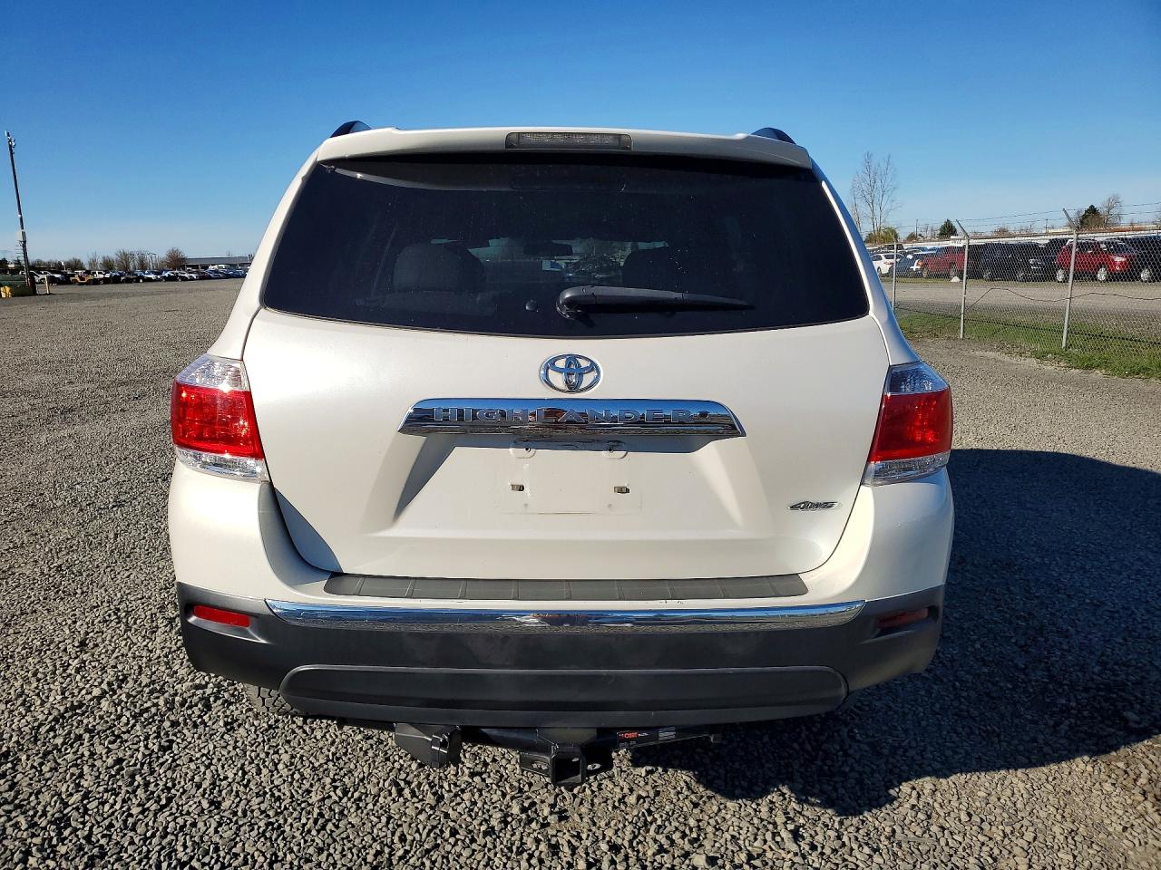 2013 TOYOTA HIGHLANDER PLUS photo 6
