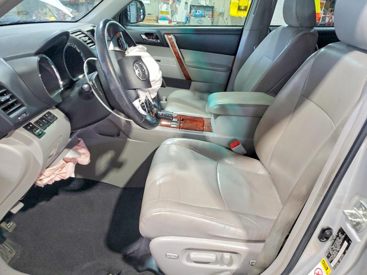 2013 TOYOTA HIGHLANDER LIMITED photo 13