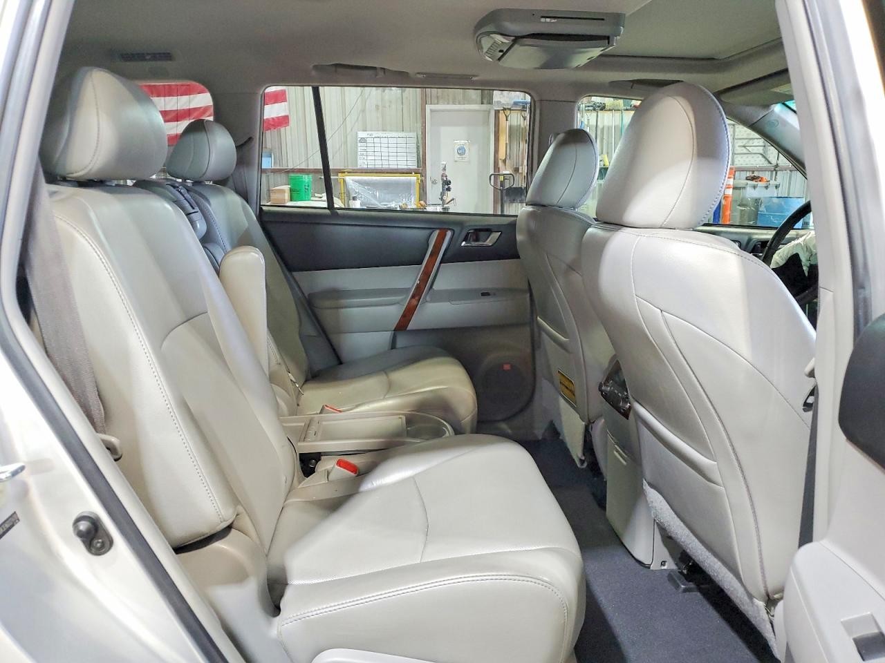 2013 TOYOTA HIGHLANDER LIMITED photo 21