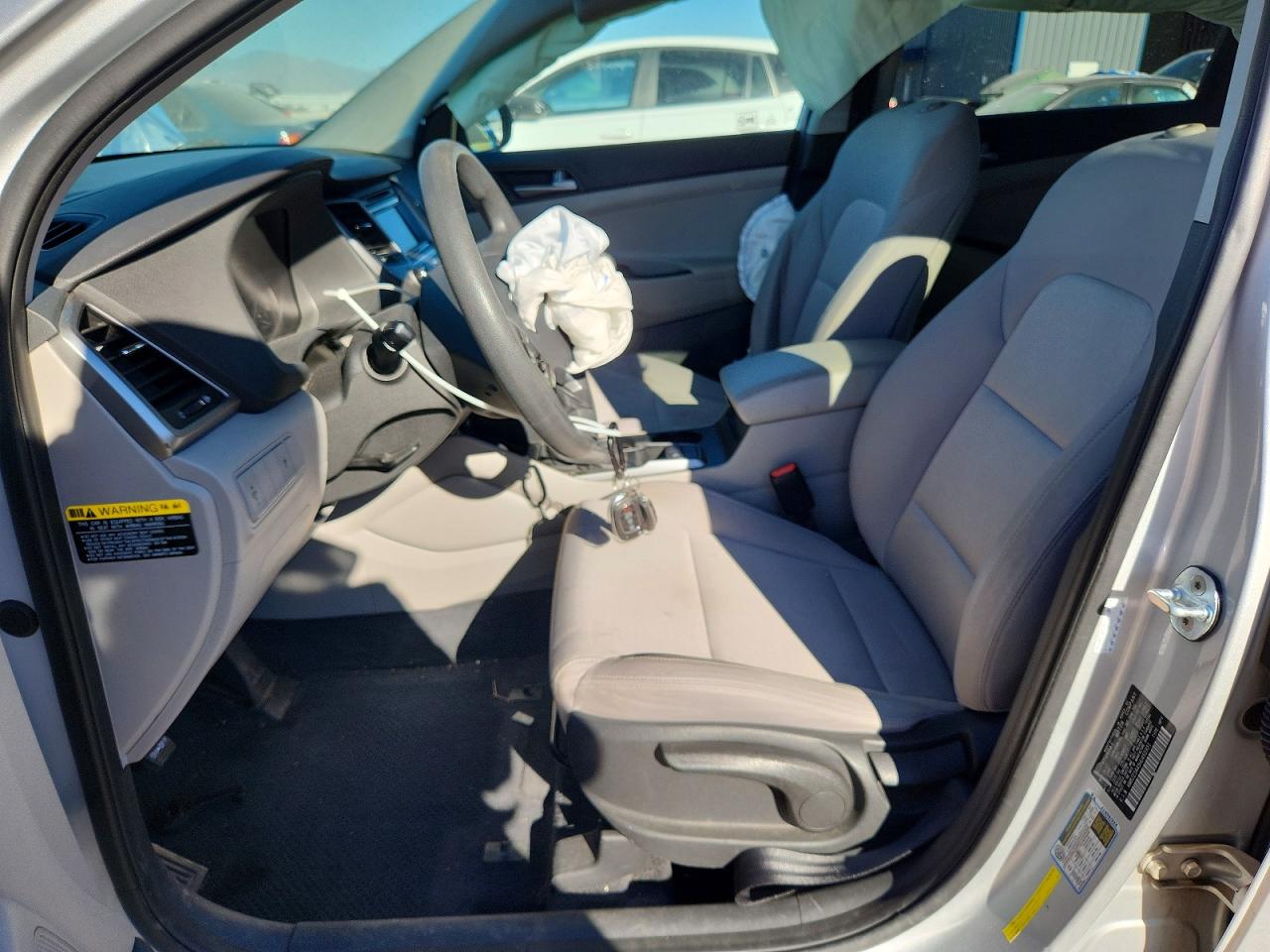 2017 HYUNDAI TUCSON SE photo 7