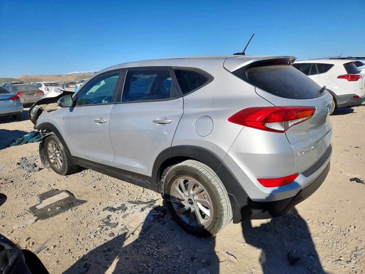 2017 HYUNDAI TUCSON SE photo 2