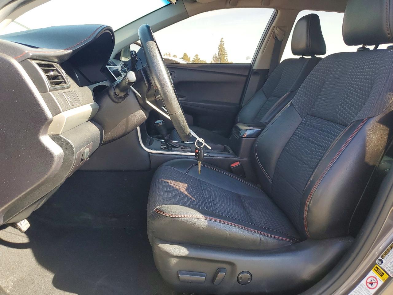 2015 TOYOTA CAMRY SE photo 7