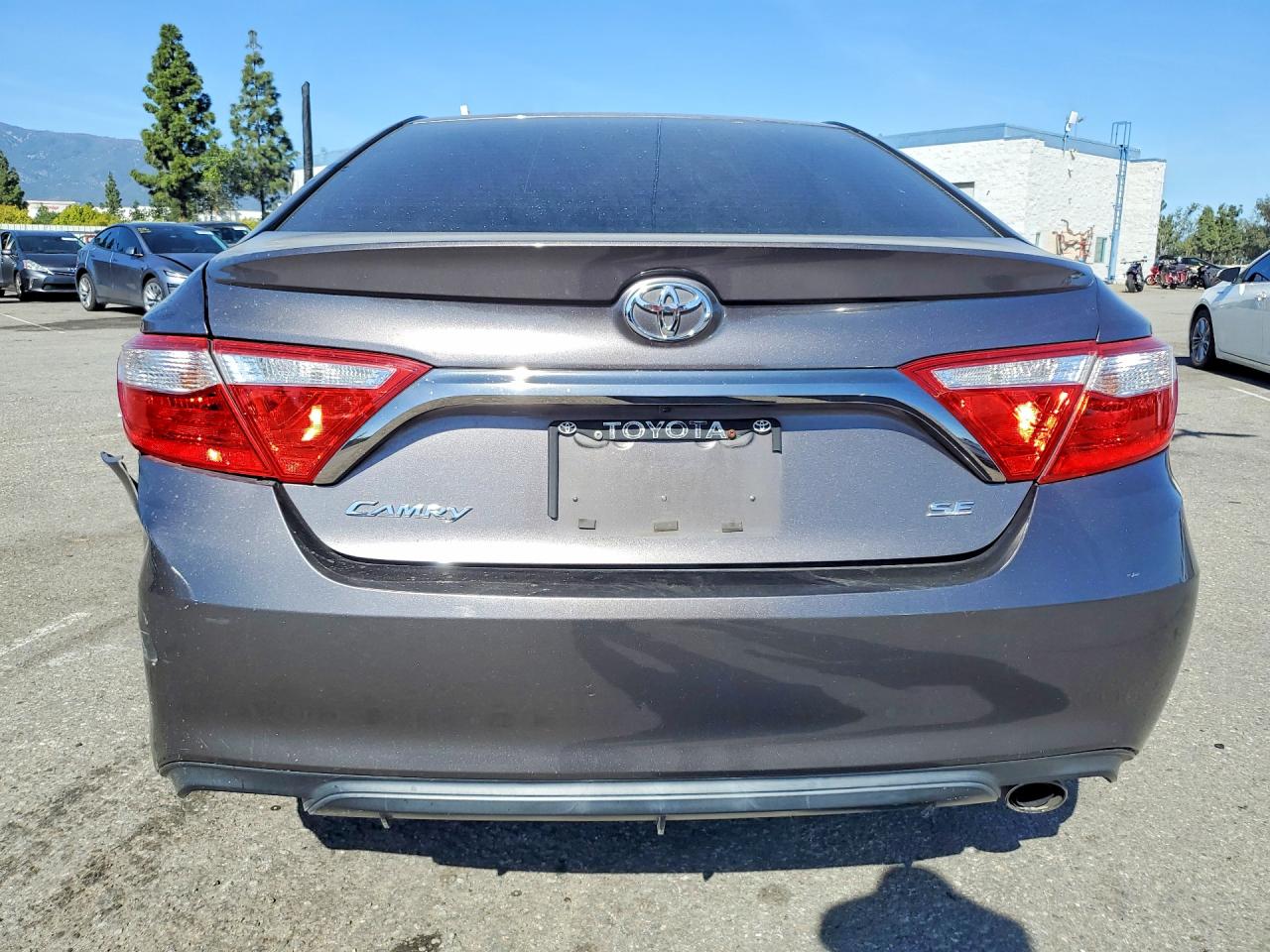 2015 TOYOTA CAMRY SE photo 6