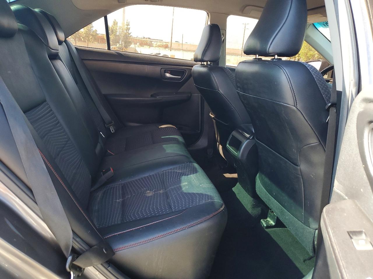 2015 TOYOTA CAMRY SE photo 10
