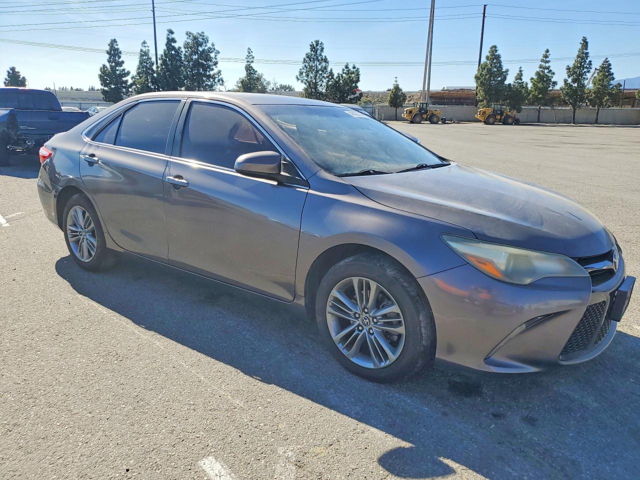 2015 TOYOTA CAMRY SE photo 4