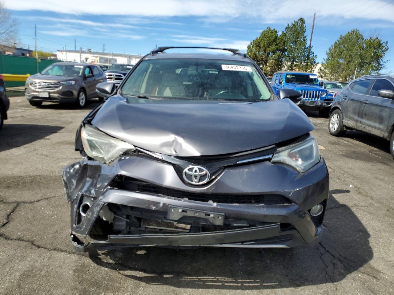 2016 TOYOTA RAV4 XLE photo 5
