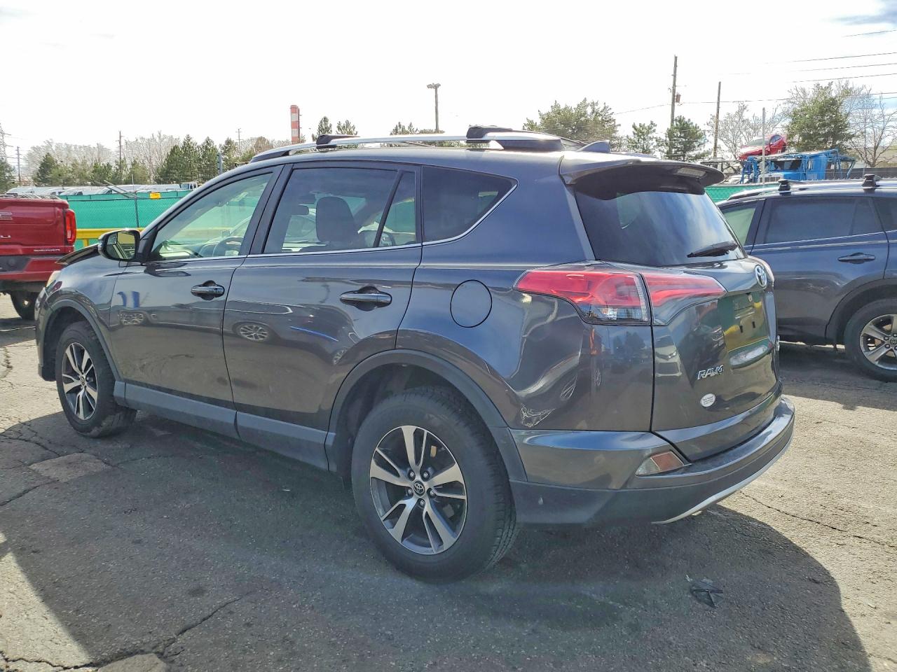 2016 TOYOTA RAV4 XLE photo 2