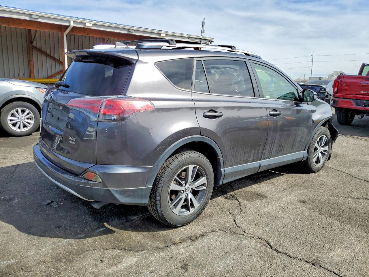 2016 TOYOTA RAV4 XLE photo 3