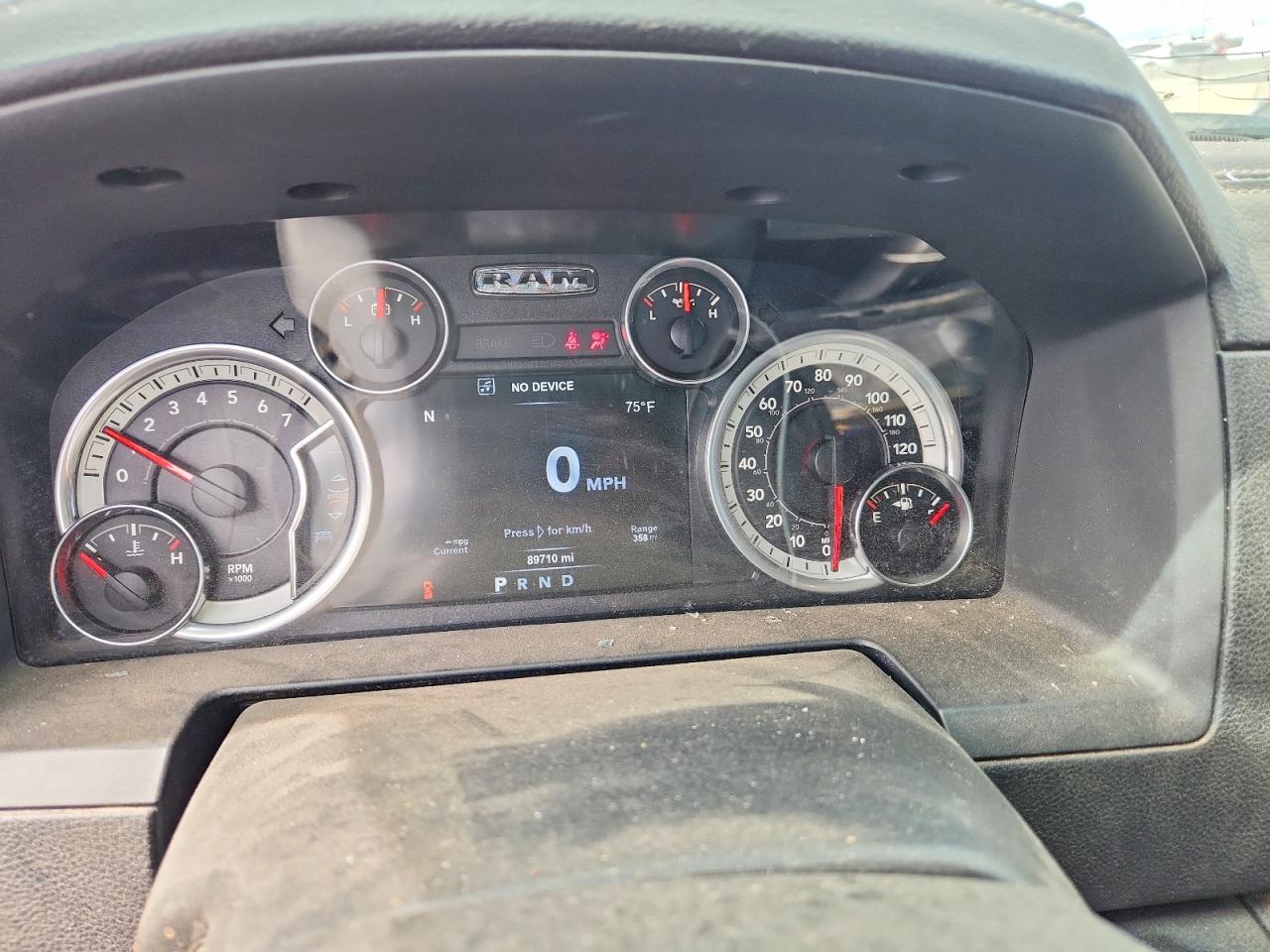 2015 RAM 1500 LARAMIE photo 9