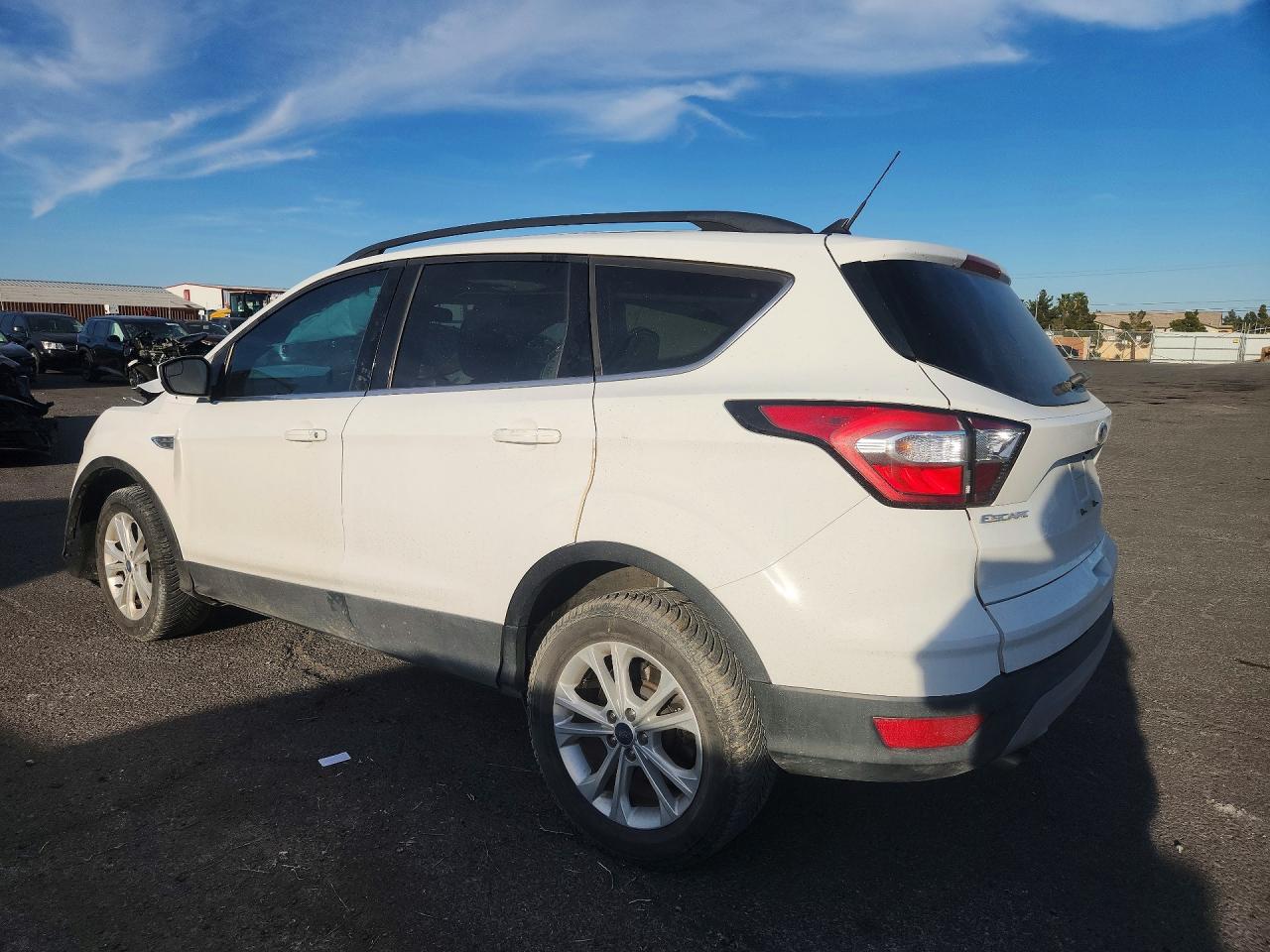 2018 FORD ESCAPE SE photo 2