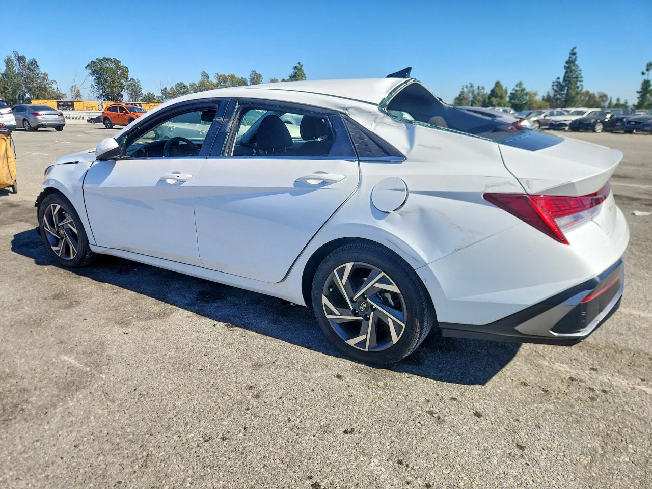 2025 HYUNDAI ELANTRA SEL CONVENIENCE photo 2